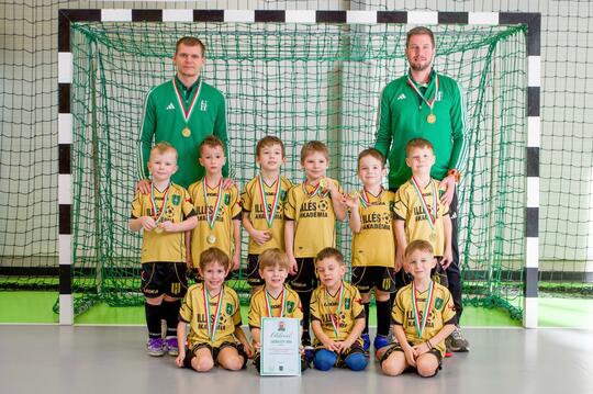 K�lm�n Tibor Eml�ktorna az �vod�soknak