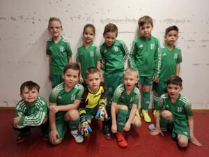 B�tor j�t�k az egy �vvel id�sebbek k�z�tt