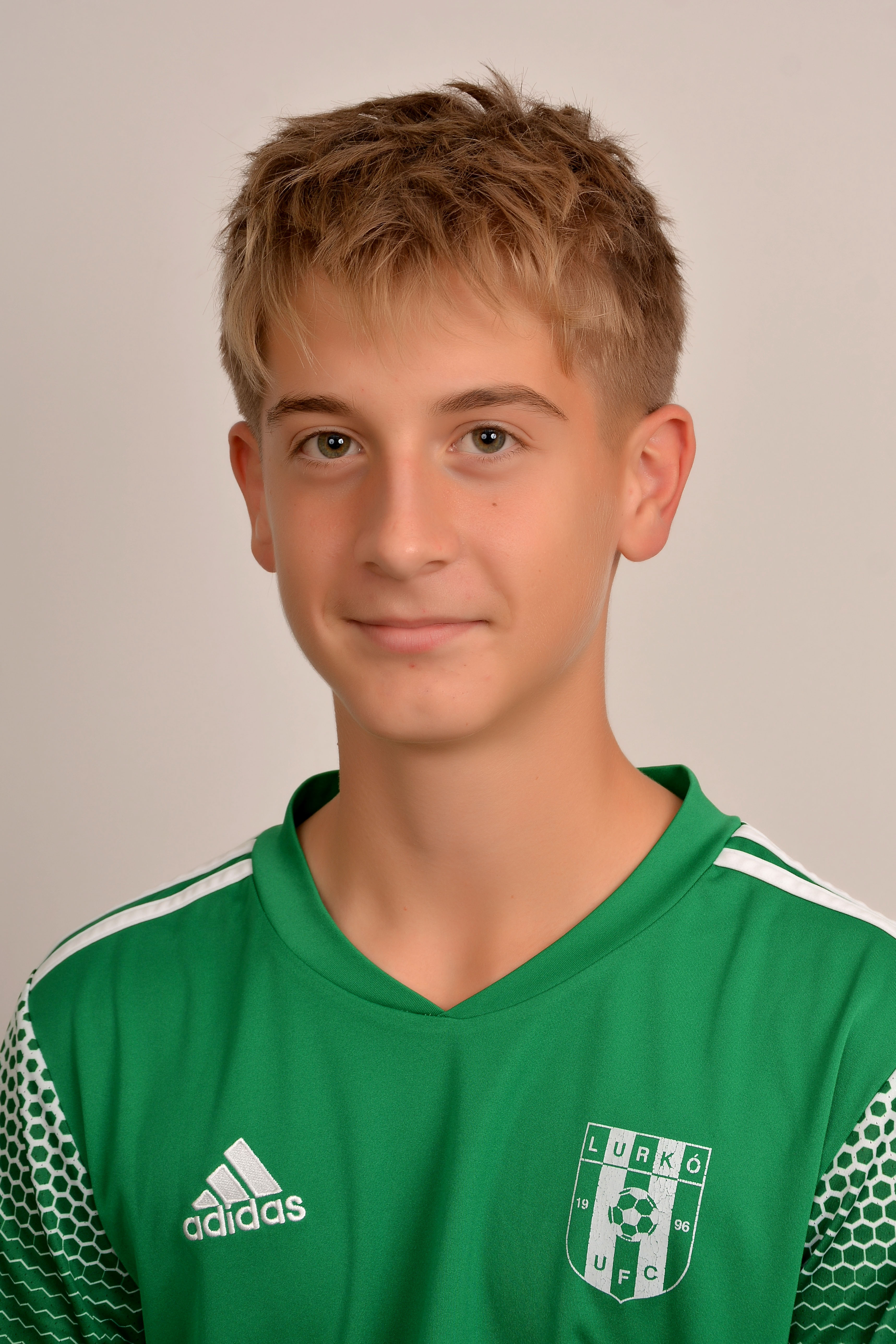 G�csek Benett