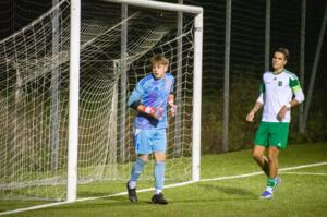 A hajr�ban kerekedett f�l�nk a listavezet�