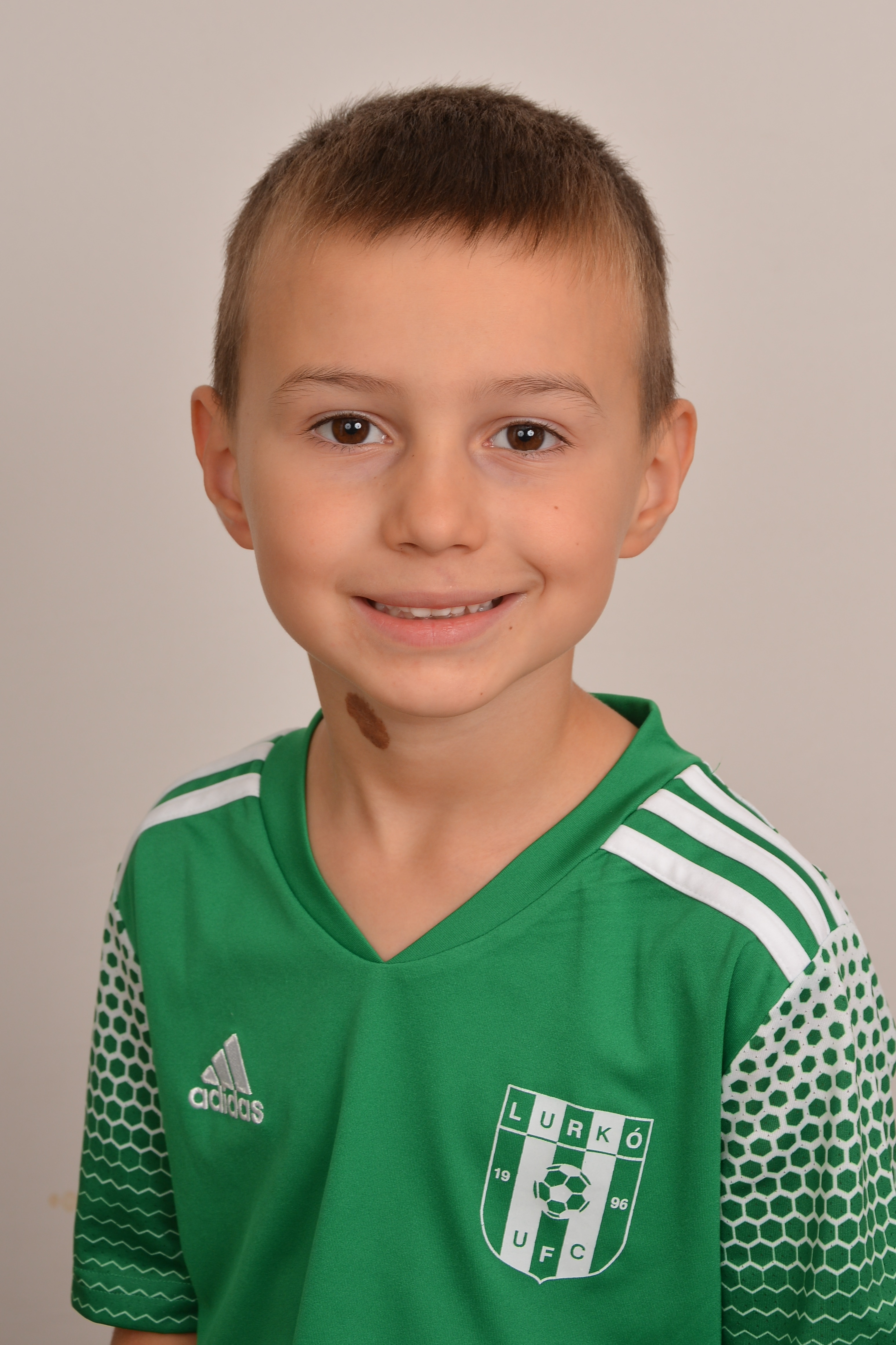 Szak�ly D�niel